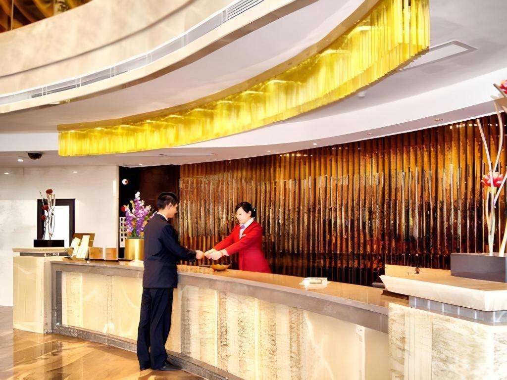Fortune Hotel Longyan Esterno foto