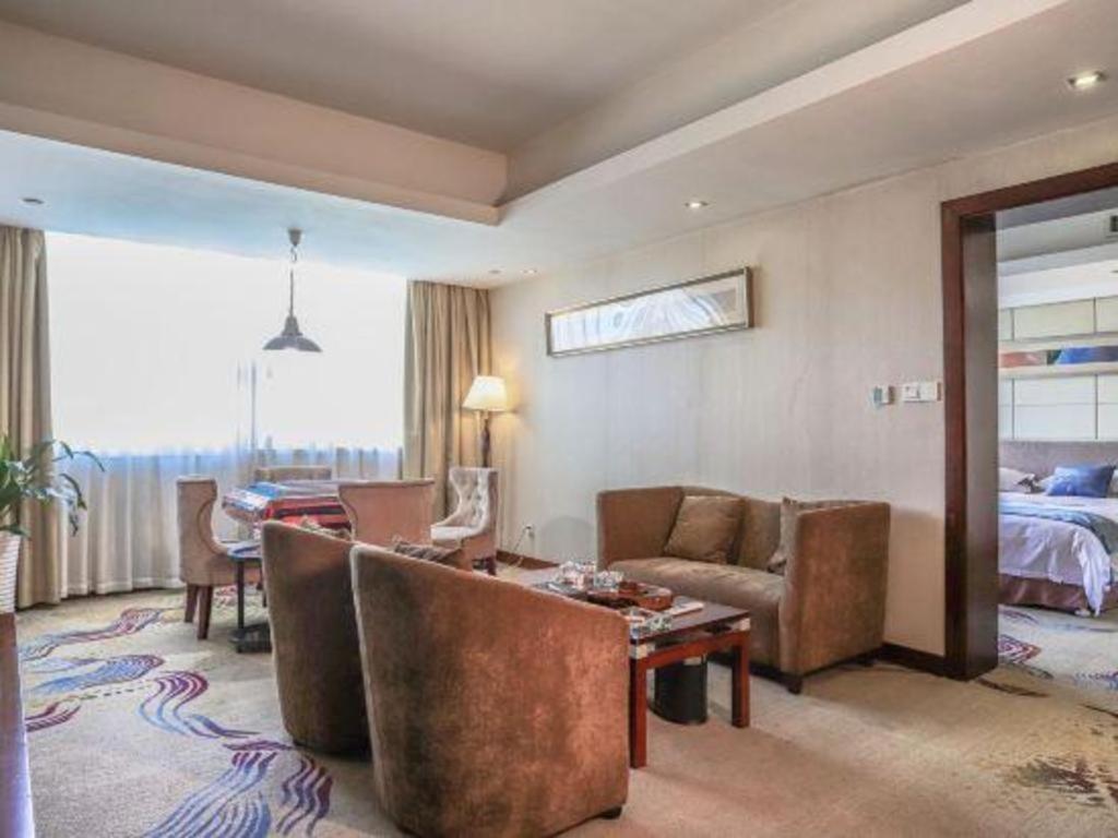 Fortune Hotel Longyan Esterno foto