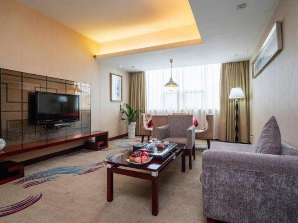 Fortune Hotel Longyan Esterno foto