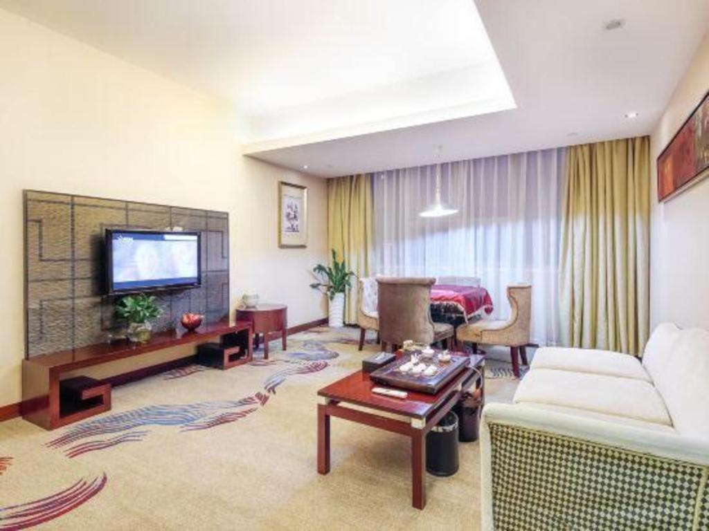 Fortune Hotel Longyan Esterno foto
