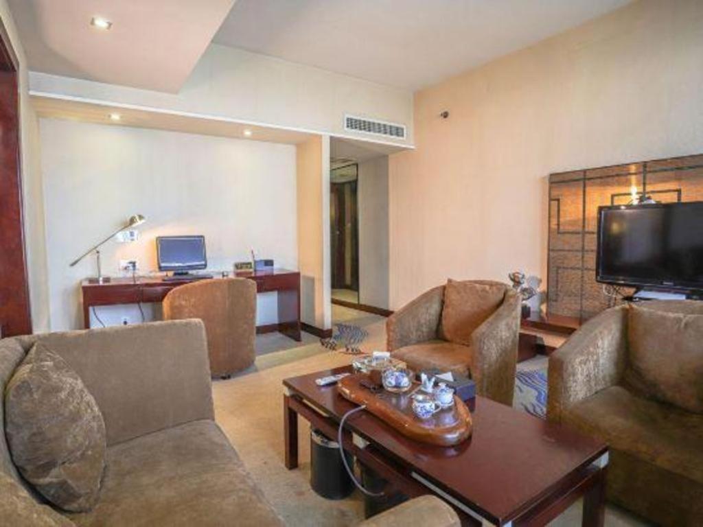 Fortune Hotel Longyan Esterno foto